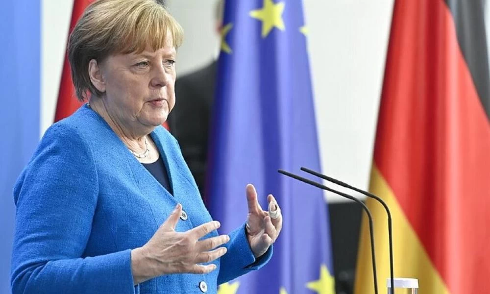 Μέρκελ: Η κυβέρνηση δεν σχεδιάζει υποχρεωτικό εμβολιασμό